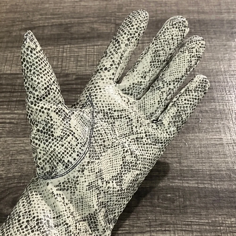 Snakeskin Pattern Gloves
